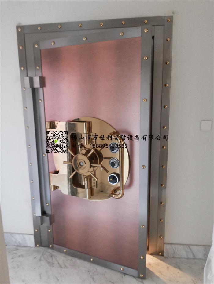 西安某私人不銹鋼金庫門安裝后效果圖